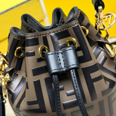 Borsa a secchiello Fendi Dimensioni: 18,5*12*10 cm