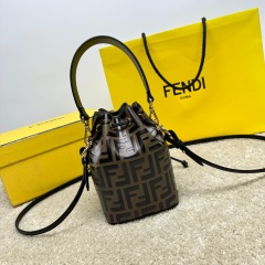 Borsa a secchiello Fendi Dimensioni: 18,5*12*10 cm