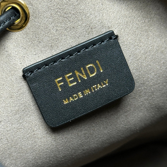 Borsa a secchiello Fendi Dimensioni: 18,5*12*10 cm