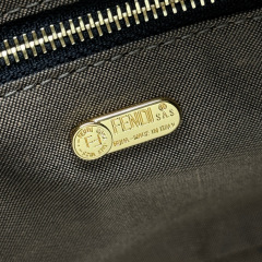 Fendi Kosmetiktasche Größe: 16 x 10 x 13 cm