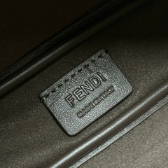 Fendi 单肩包 尺寸：22*4.5*13cm