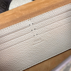 Fendi Hezibao Tasche Größe: 22 x 13 x 6,5 cm