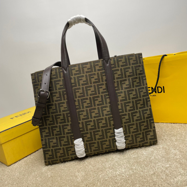Borsa a mano Fendi Dimensioni: 40*20*35cm