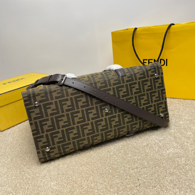 Borsa a mano Fendi Dimensioni: 40*20*35cm