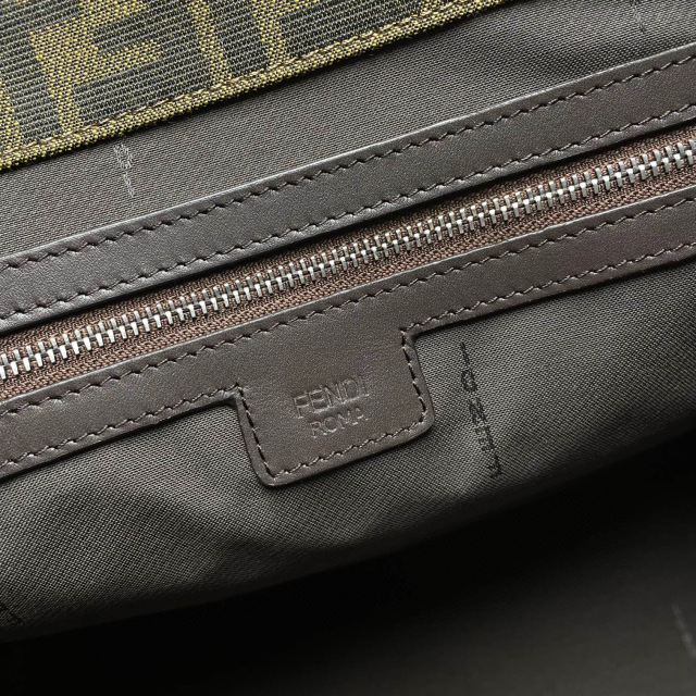 Borsa a mano Fendi Dimensioni: 40*20*35cm