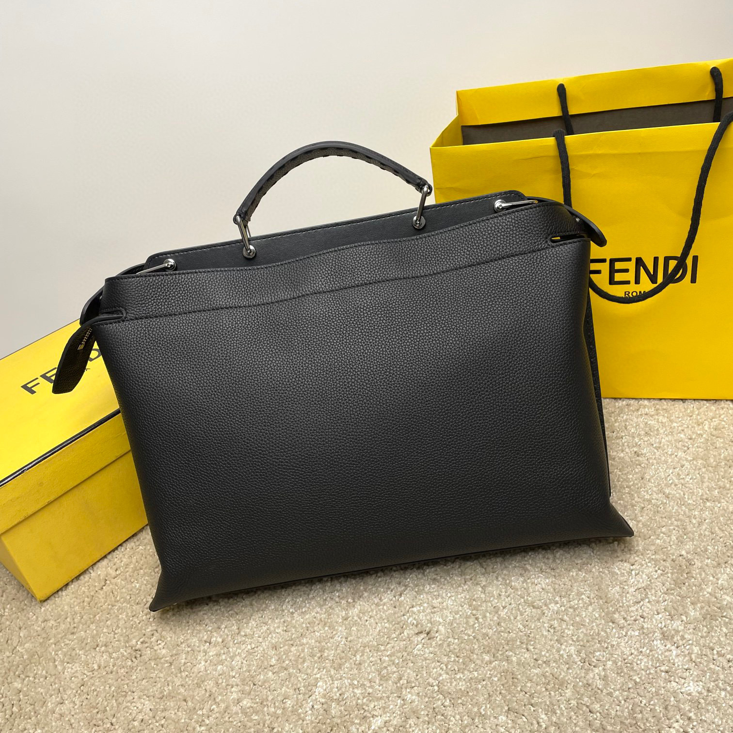 Borsa a mano Fendi Dimensioni: 38*34*12cm