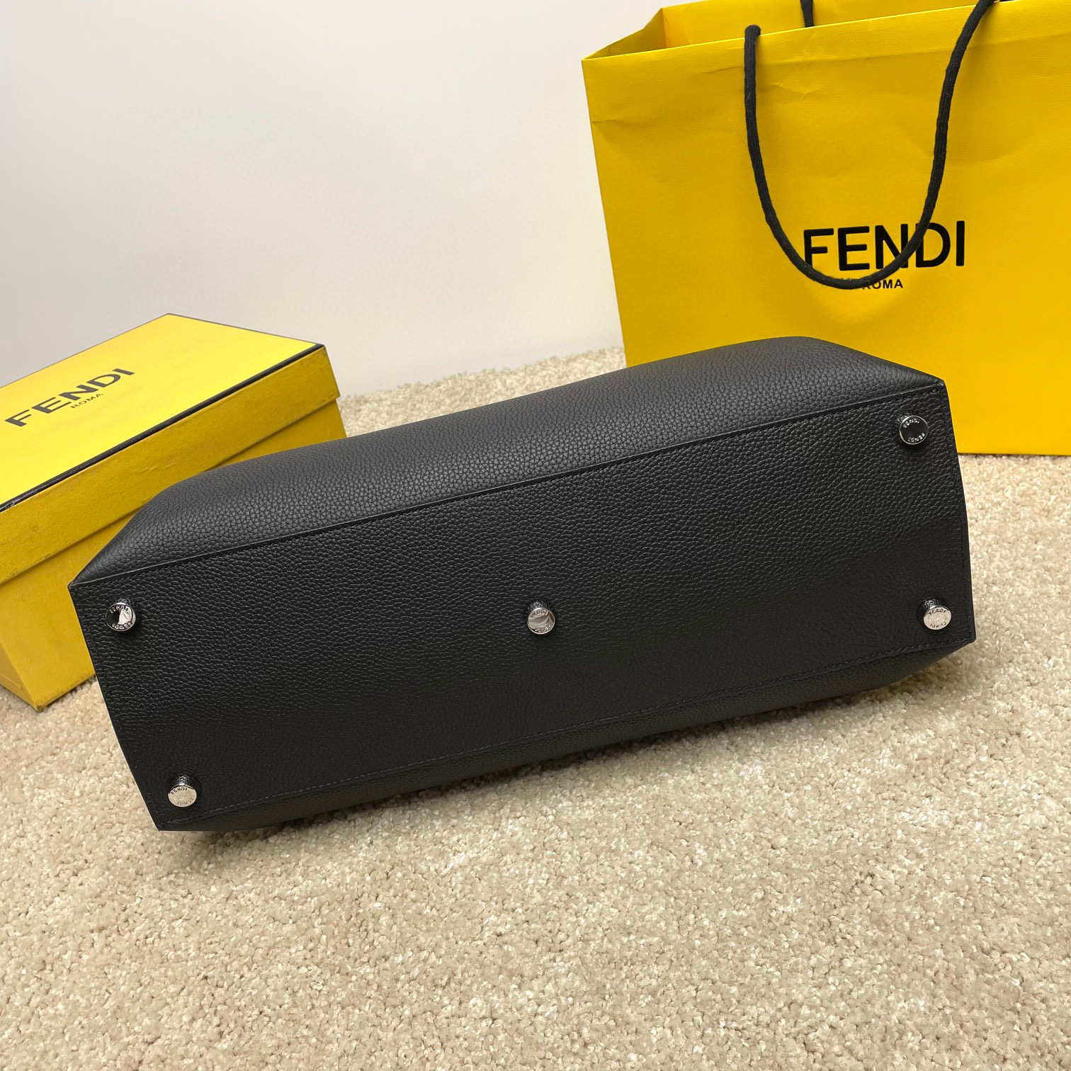 Borsa a mano Fendi Dimensioni: 38*34*12cm