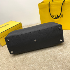 Borsa a mano Fendi Dimensioni: 38*34*12cm