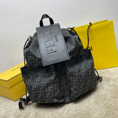 Borsa zaino Fendi Dimensioni: 31*16*36cm