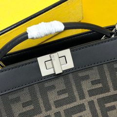 Borsa a mano Fendi Dimensioni: 23*6*14,5 cm