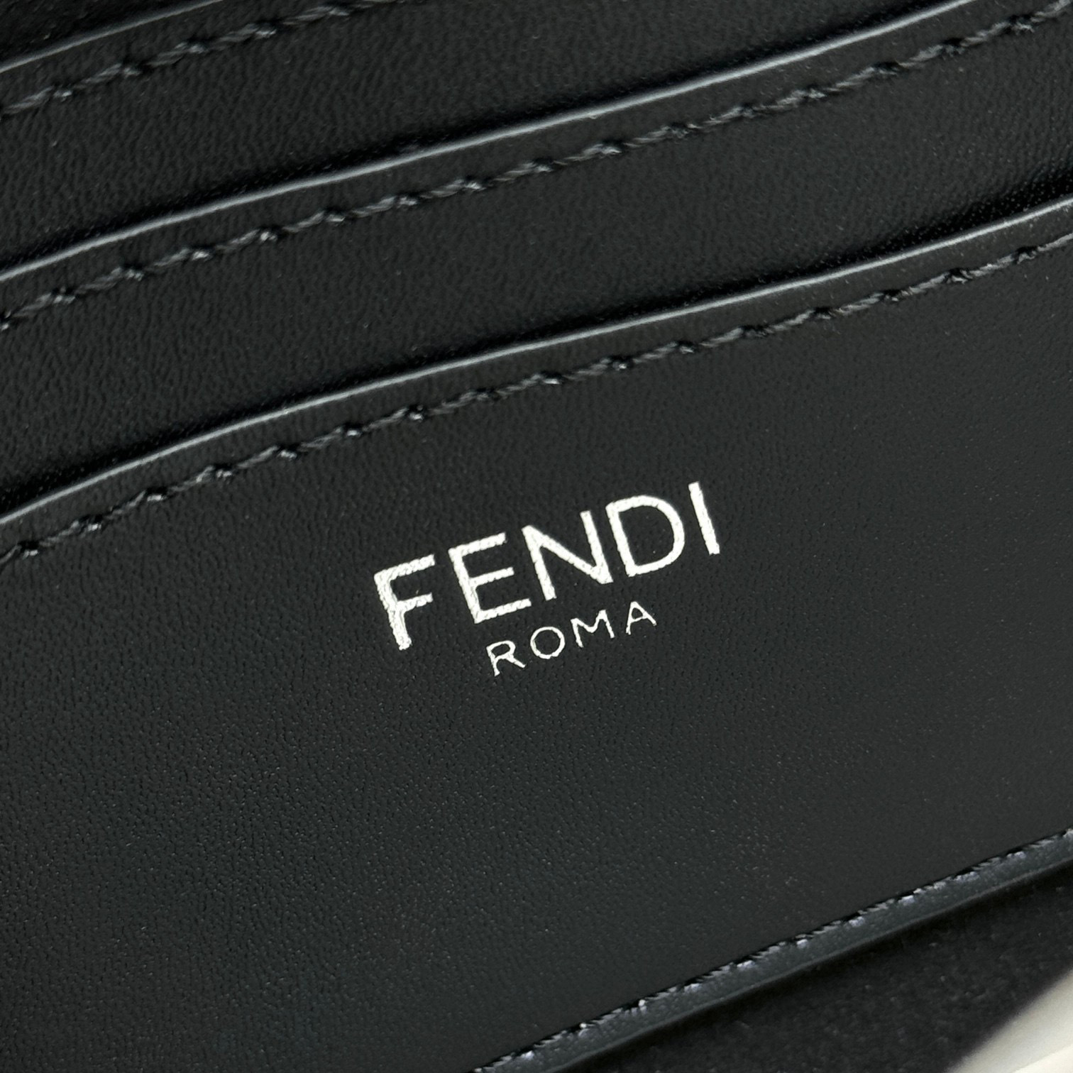 Borsa a mano Fendi Dimensioni: 23*6*14,5 cm