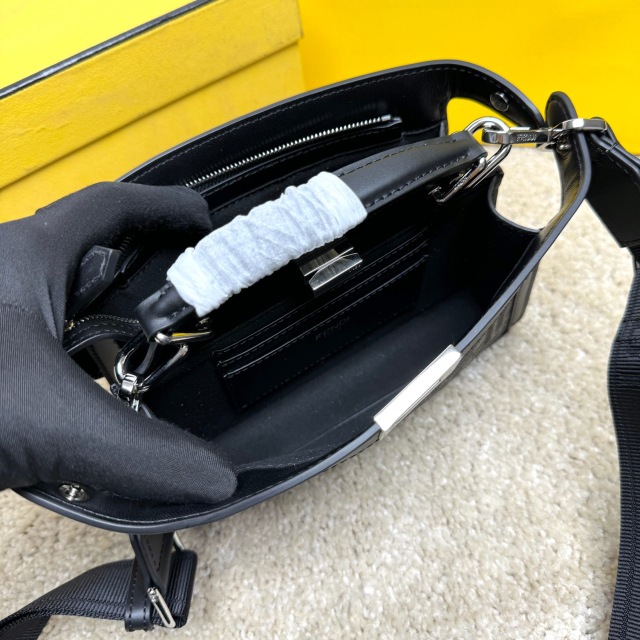 Borsa a mano Fendi Dimensioni: 23*6*14,5 cm