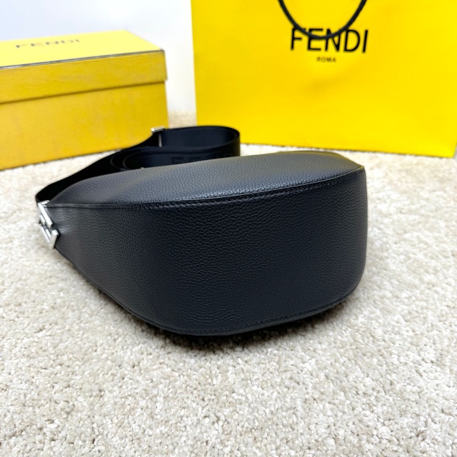 Borsa a tracolla/corriere Fendi Dimensioni: 33*18*10cm