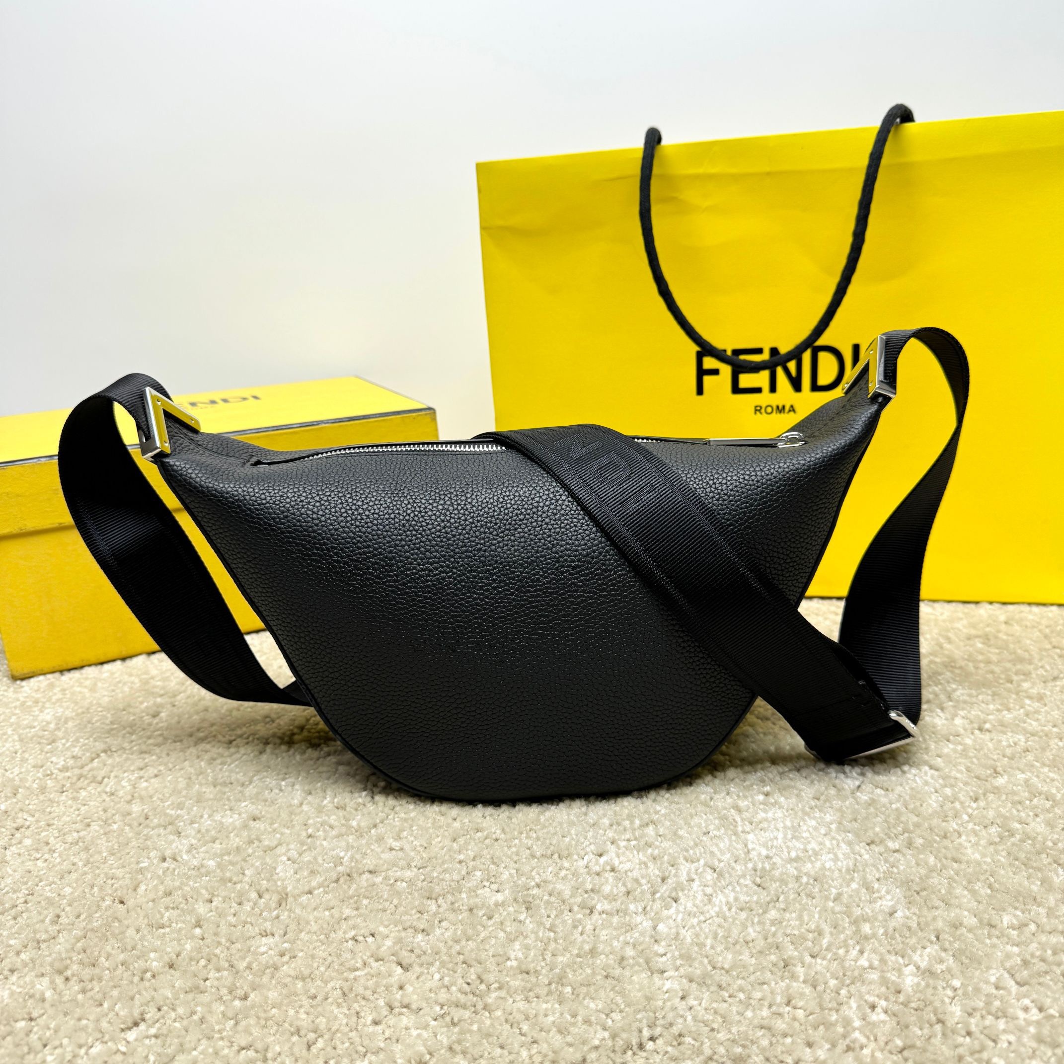 Borsa a tracolla/corriere Fendi Dimensioni: 33*18*10cm