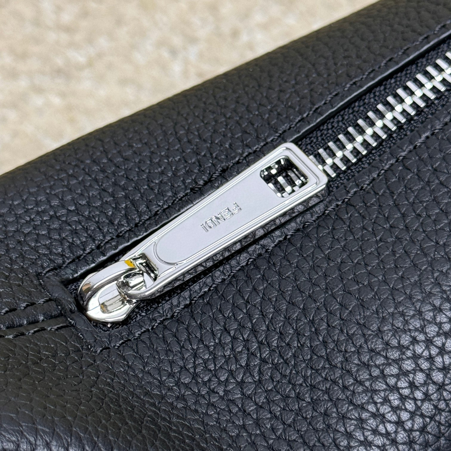 Borsa a tracolla/corriere Fendi Dimensioni: 33*18*10cm