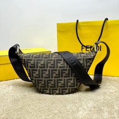 Fendi messenger/courier bag Size：33*18*10cm