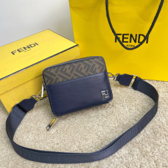 Fendi Einzelne Umhängetasche Größe: 18 * 14 * 7 cm