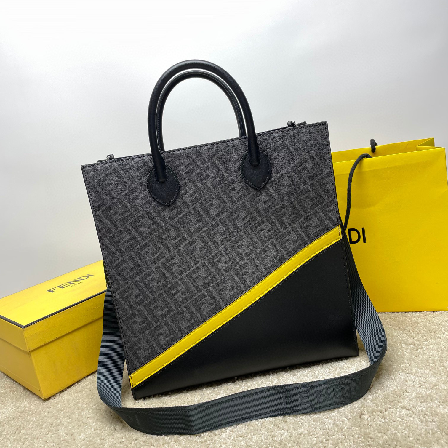 Fendi Handtasche Größe: 36*14*38cm