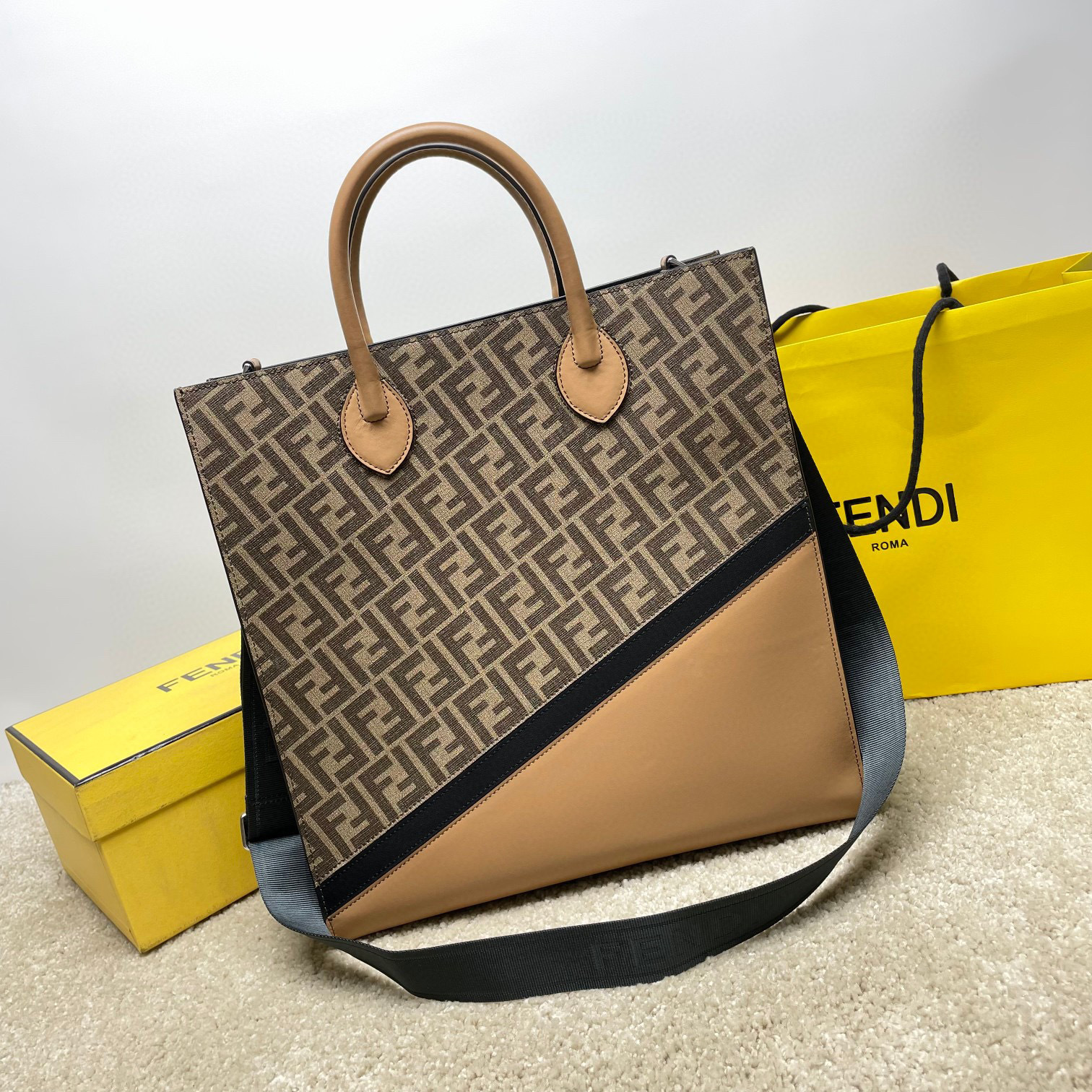Fendi Handtasche Größe: 36*14*38cm