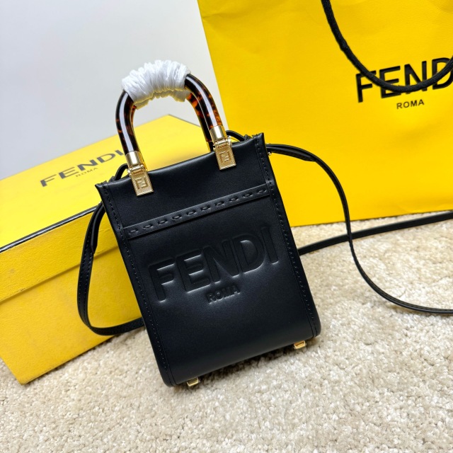 Fendi Handtasche Größe: 13*18*6,5 cm
