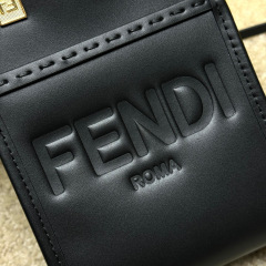 Fendi Handtasche Größe: 13*18*6,5 cm