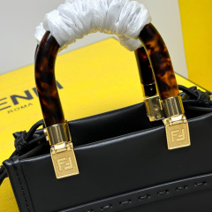 Fendi Handtasche Größe: 13*18*6,5 cm