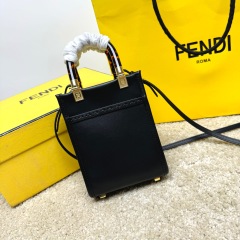 Fendi Handtasche Größe: 13*18*6,5 cm