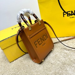 Fendi Handtasche Größe: 13*18*6,5 cm