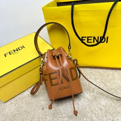 Beg baldi Fendi Saiz：11.5*10*18sm