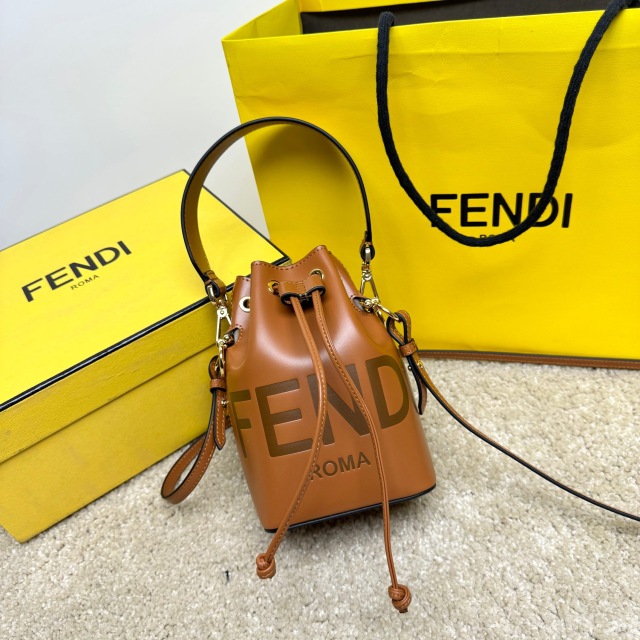 Beg baldi Fendi Saiz：11.5*10*18sm