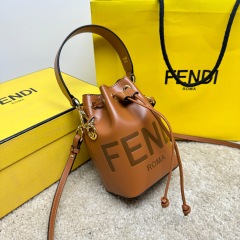 Beg baldi Fendi Saiz：11.5*10*18sm