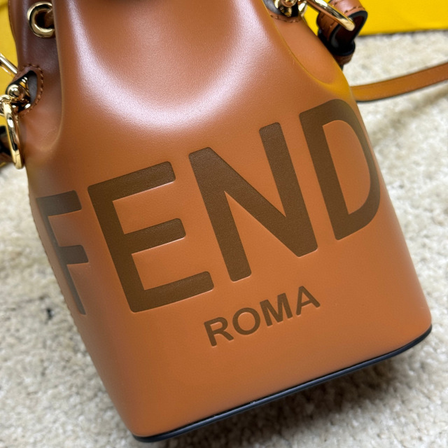 Beg baldi Fendi Saiz：11.5*10*18sm