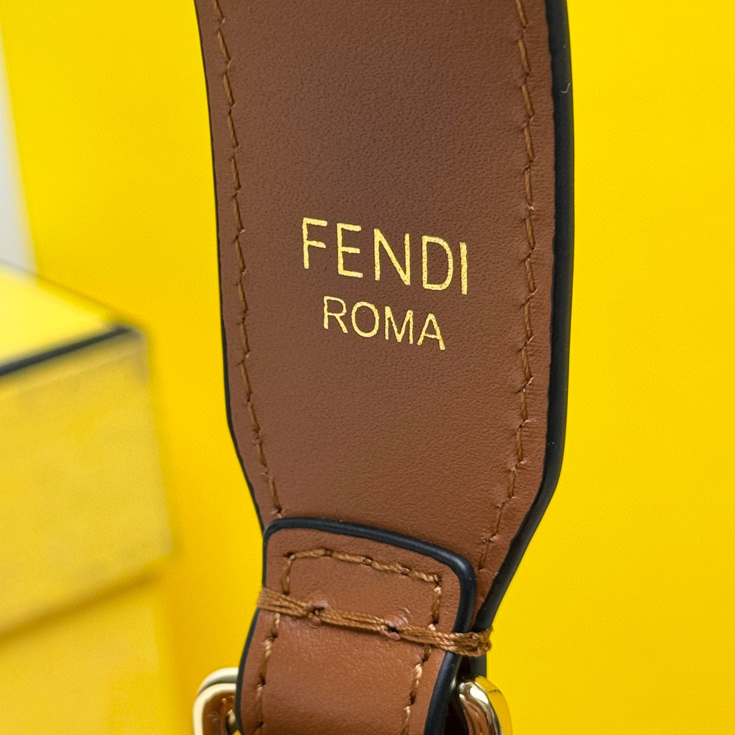 Beg baldi Fendi Saiz：11.5*10*18sm