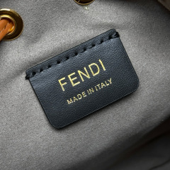 Beg baldi Fendi Saiz：11.5*10*18sm