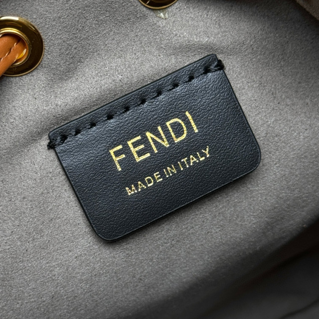 Beg baldi Fendi Saiz：11.5*10*18sm