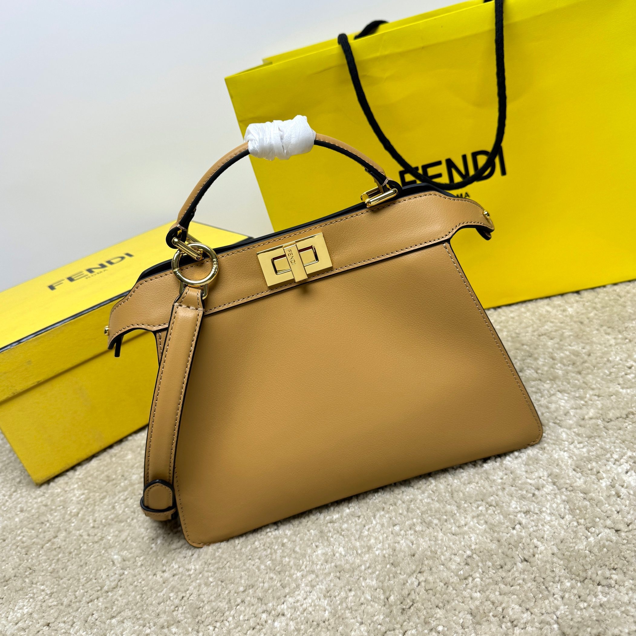 Borsa a mano Fendi Dimensioni: 33*25*13cm