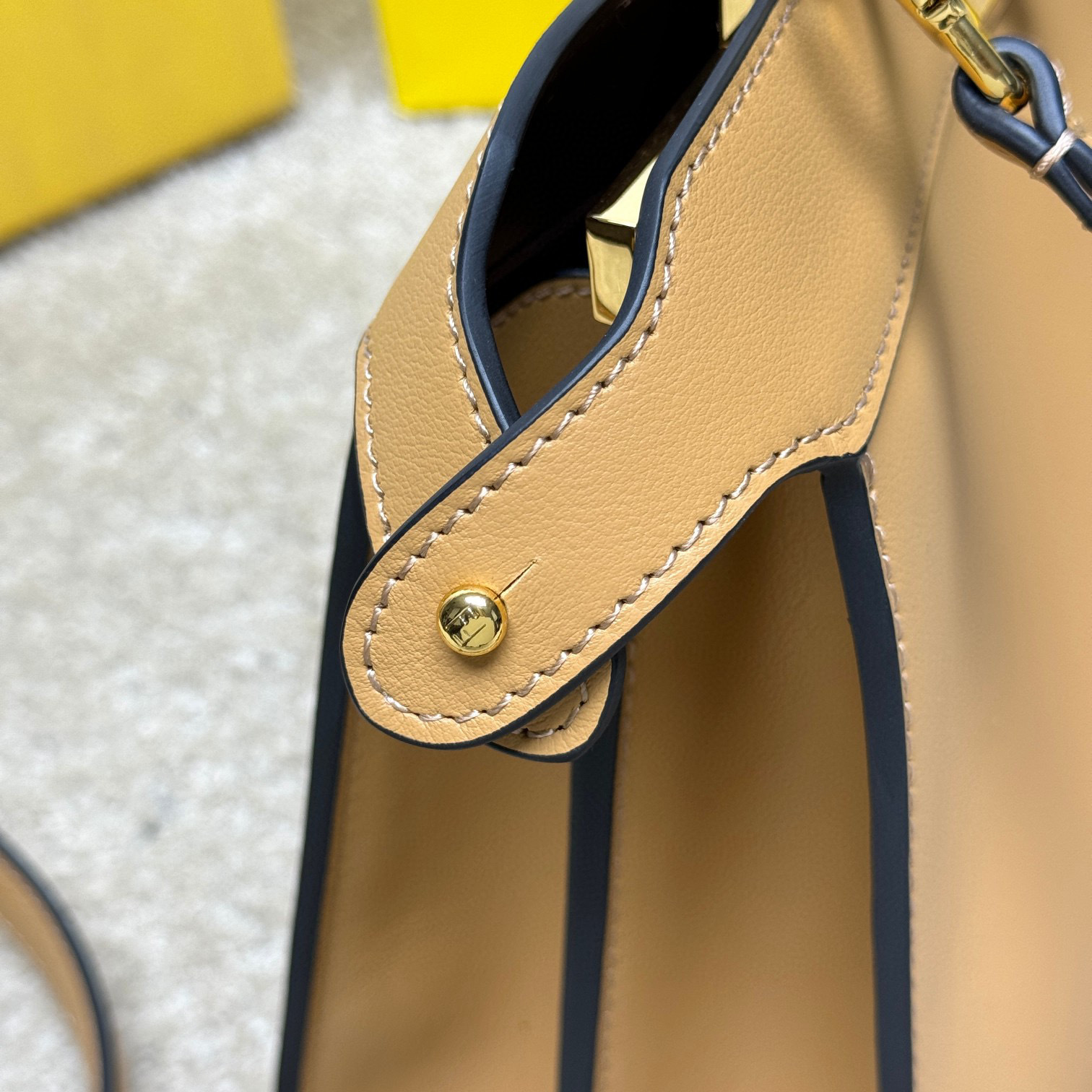 Borsa a mano Fendi Dimensioni: 33*25*13cm