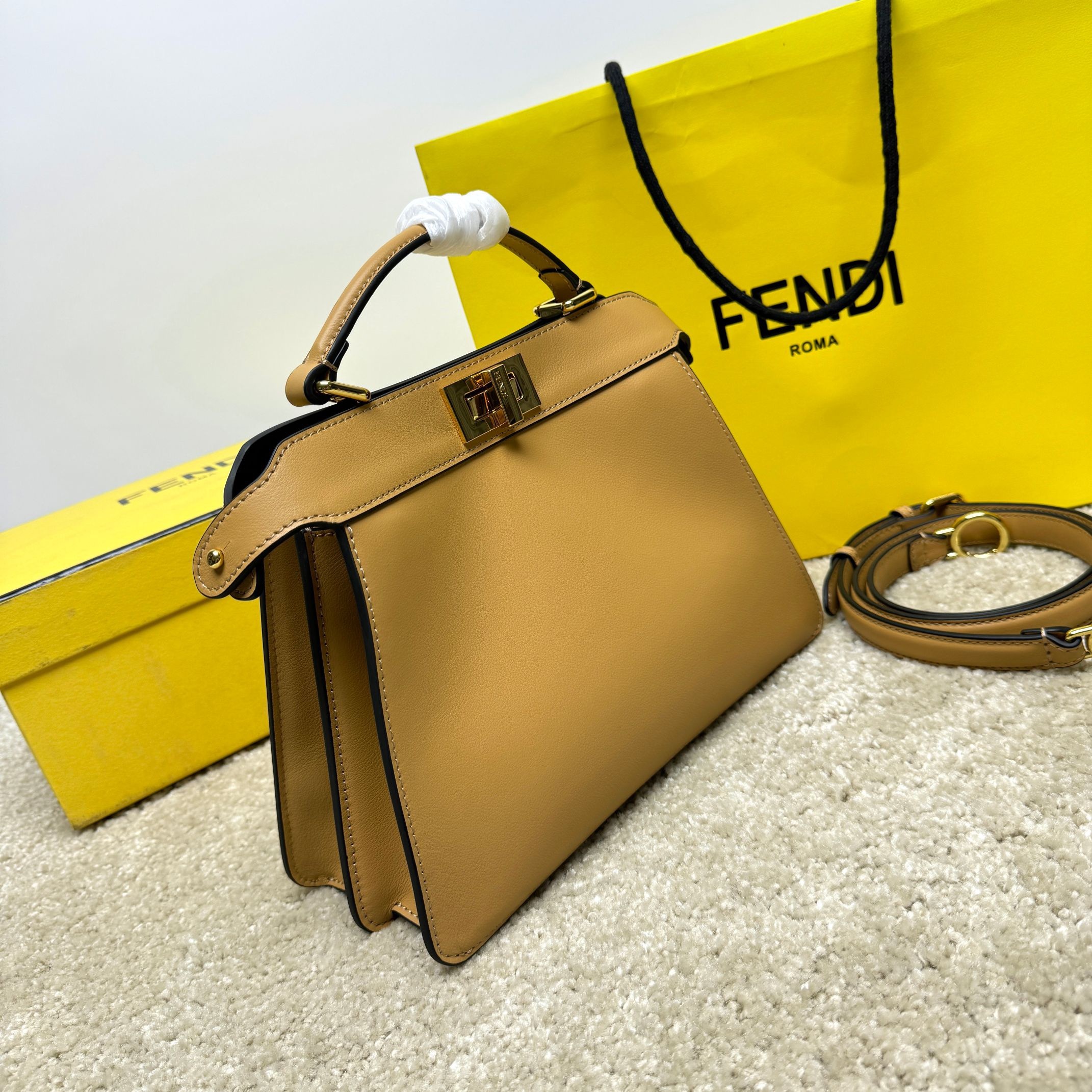 Borsa a mano Fendi Dimensioni: 33*25*13cm