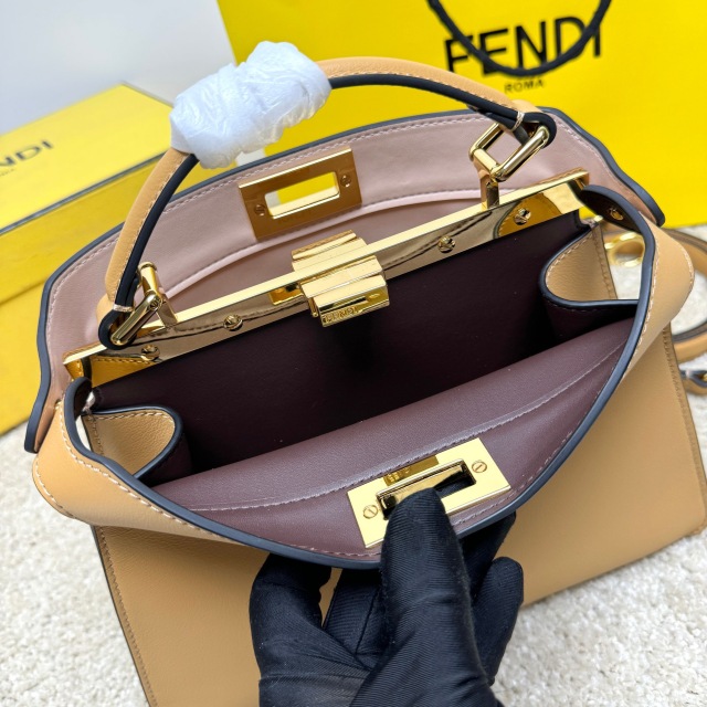Borsa a mano Fendi Dimensioni: 33*25*13cm