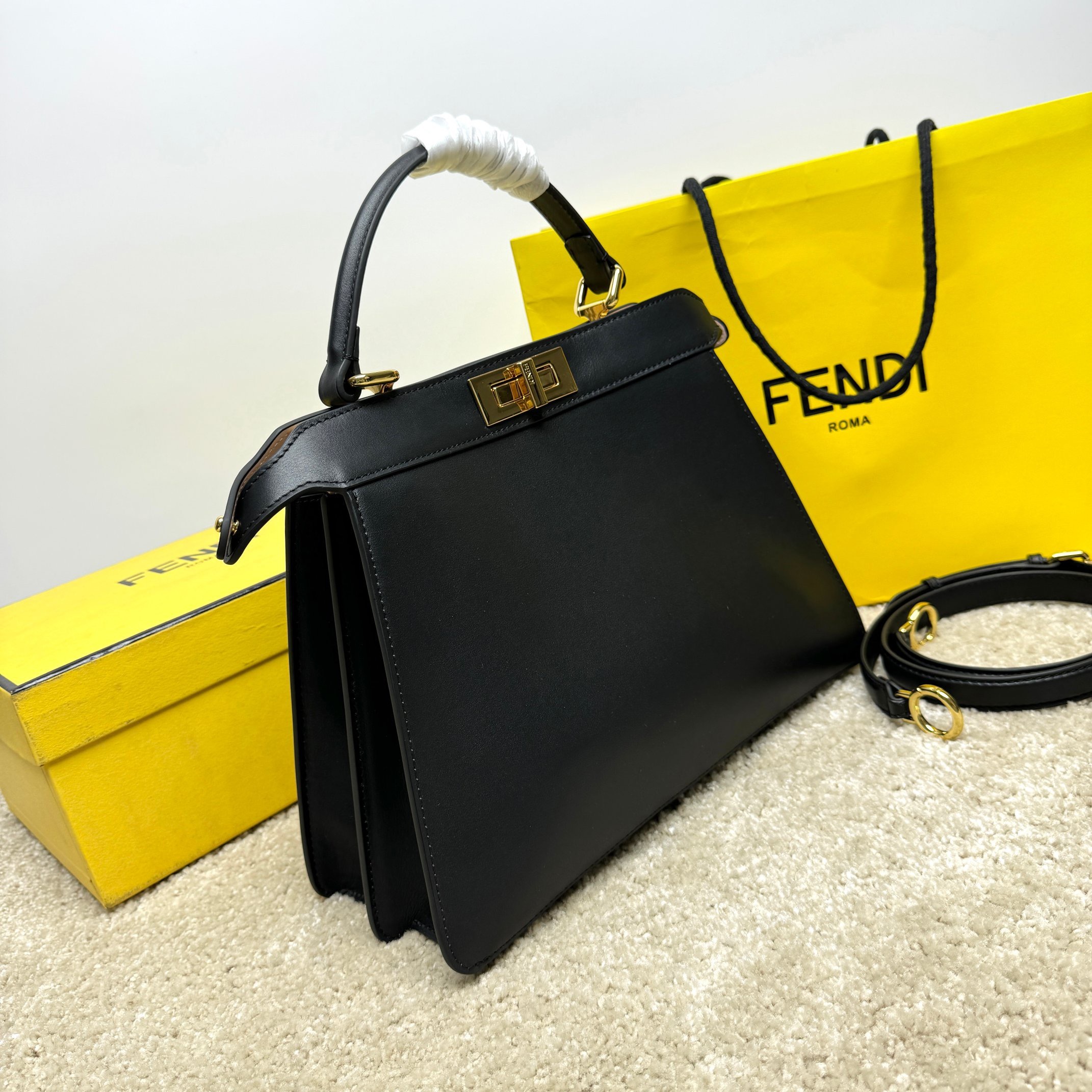 Fendi Hand bag Size：33*25*13cm