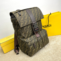 Borsa zaino Fendi Dimensioni: 41*31*19cm