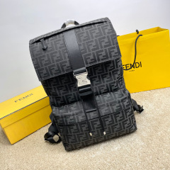 Borsa zaino Fendi Dimensioni: 41*31*19cm