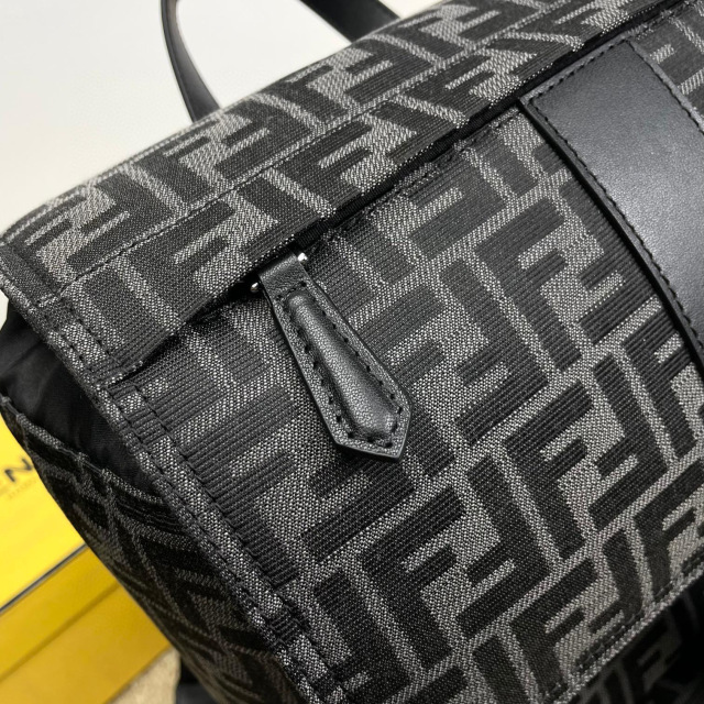 Borsa zaino Fendi Dimensioni: 41*31*19cm