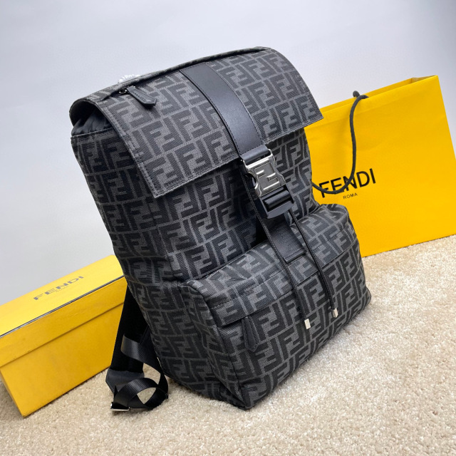 Borsa zaino Fendi Dimensioni: 41*31*19cm