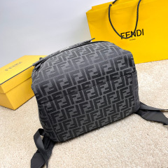 Borsa zaino Fendi Dimensioni: 41*31*19cm