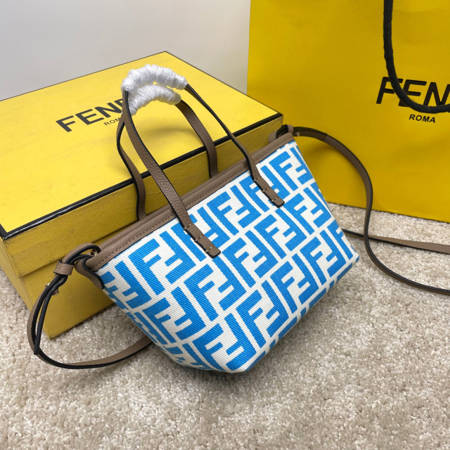 Borsa della spesa Fendi Dimensioni: 23*19.5*15cm