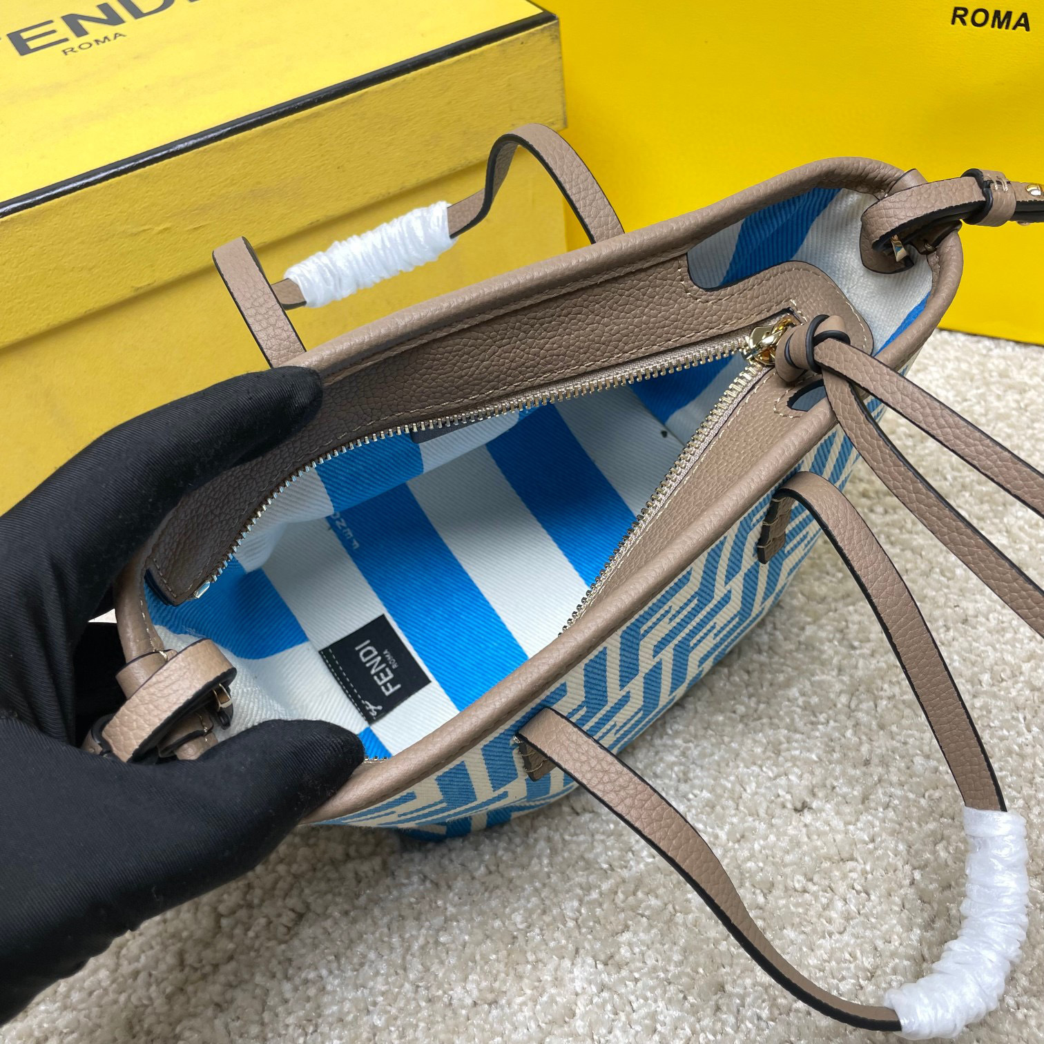 Borsa della spesa Fendi Dimensioni: 23*19.5*15cm