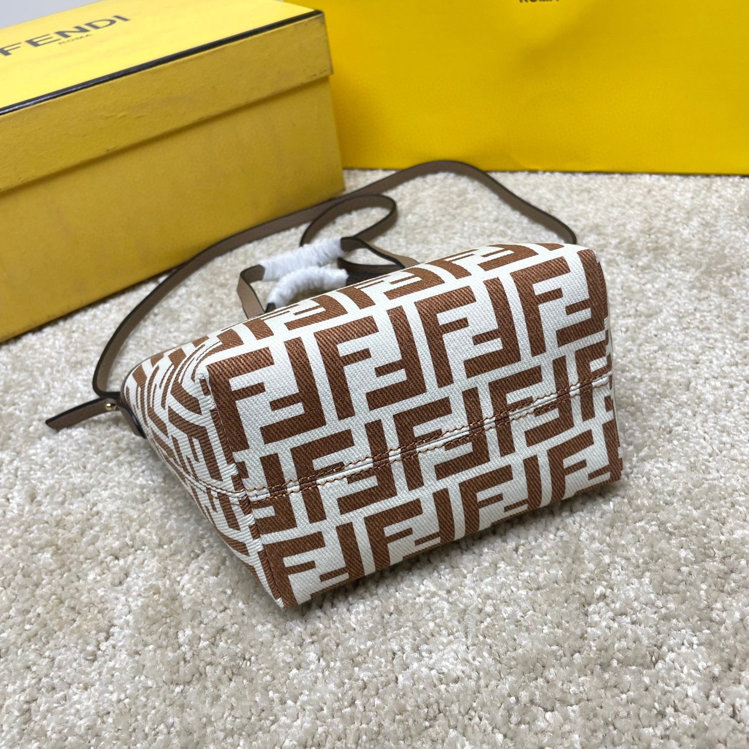 Beg beli-belah Fendi Saiz：23*19.5*15cm