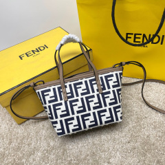 Borsa della spesa Fendi Dimensioni: 23*19.5*15cm