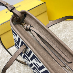 Borsa della spesa Fendi Dimensioni: 23*19.5*15cm
